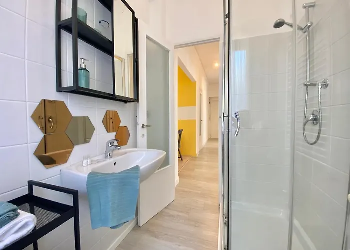 Casaviva - Lovely Trilo With Patio In Apartment